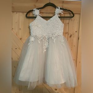 Flower girl Dress size 6